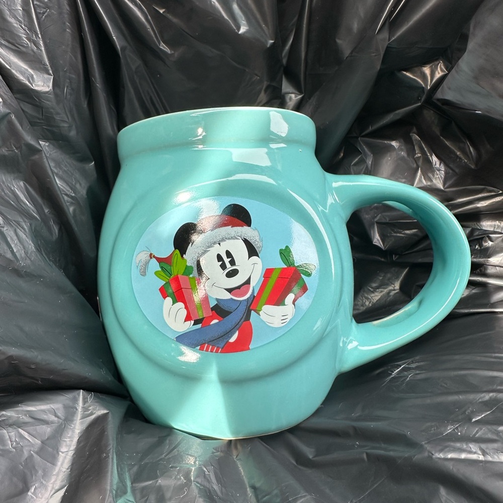🤩Disney Mickey Mouse Christmas Mug 2022 Frankford Candy, LLC Holiday Ceramic Mug